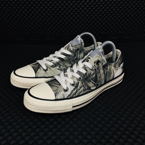 Converse All Star Chuck Taylor Women Sneakers - Picture 2 of 8